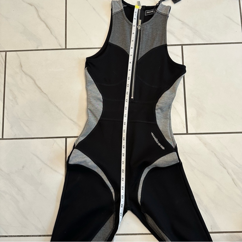 Black & Gray Sculpting Sleeveless Jumpsuit - Picture 6 of 9